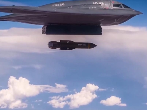 AMERIKA BRUTALNO NAPALA IRAN: Šest nevidljivih bombardera B-2 ispustilo 12 raketa teških više od 13 tona na nuklearna postrojenja, oglasio se Trump...
