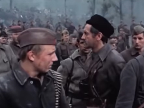 O SLAVNOM TITOVOM KOMANDANTU PJESME SU SPJEVANE: Bio je trn u oku fašistima, gazio je Neretvu, jurišao na tenkove u Ostrošcu, a onda je herojski pao…