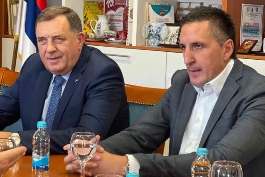 DODIKOV SPECIJALAC ZA PODIZANJE TENZIJA: Nedeljko Elek spomenuo Srebrenicu, ovakve reakcije iz Republike Srpske nije očekivao... | Slobodna Bosna