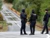 U KANALU PORED PUTA PRONAĐENO TIJELO MLADIĆA SA LISICAMA NA RUKAMA: 5 policajca uhapšeno