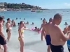 'GDJE GOD DA SE POJAVE, MORAJU DA SRBUJU': Zbog ovog snimka sa crnogorske plaže BUKTI RAT na društvenim mrežama (VIDEO)