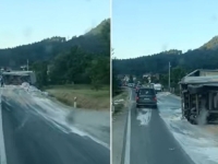 HAVARIJA NA BH. PUTU: Stotine vreća brašna se prevrnule s kamiona
