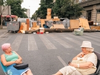 'ESTETIKA URBANOG REVOLTA': Fotografija dvije gospođe koje su blokirale ulicu u Zemunu oduševljava sve koji je vide