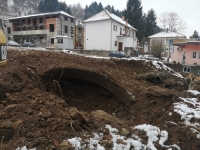 URBICID NAKON GENOCIDA: Dijelovi srebreničke džamije pronađeni prilikom izgradnje garaže