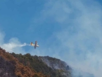GORI VATRA NA PODRUČJU PROZORA: Požar gase dva kanadera iz Hrvatske, a jutros je počeo djelovati i...