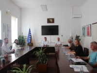KONJIC KREĆE U OBNOVU: Uručeni ugovori za izgradnju četiri stambena objekta za porodice pogođene poplavama