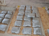 NA AUTOPUTU ZAUSTAVILI DROGIRANOG VOZAČA KAMIONA: Pronašli 82 kilograma droge
