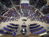 BURNO U BUNDESTAGU: Radikalni zastupnik negirao genocid u Srebrenici