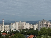 RANO JUTROS EKSPLOZIJA U SARAJEVSKOM NASELJU: Oštećeno nekoliko vozila i objekata