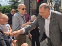 DODIK DOBRO RASPOLOŽEN UOČI DRUGOSTEPENE PRESUDE: Prošetao Banja Lukom uz nekoliko poruka...