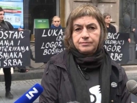ŽENE U CRNOM OSUDILE NAPADE VUČIĆEVIH BATINAŠA U NOVOM PAZARU: 'Režim koristi nasilje protiv studenata i Bošnjaka u Sandžaku!'