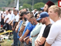 'SB' U POTOČARIMA: Klanjana dženaza za sedam žrtava genocida u Srebrenici (FOTO)