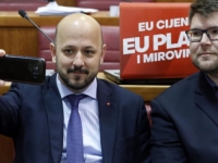 'KAŽU DA IDU NA THOMPSONA ŠIRITI LJUBAV, A ONDA MI PIŠU TAKVE STVARI': Bivši SDP-ov ministar tužan zbog uvreda koje dobija