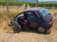 NA PUTU KOD MOSTARA: Automobil sletio u jarak, povrijeđen vozač