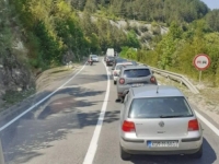TEŽAK UDES U HERCEGOVINI: Ima povrijeđenih, saobraćaj potpuno blokiran