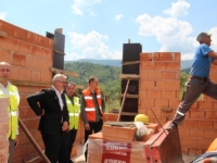 ISLAMSKA ZAJEDNICA PRIKUPILA NOVAC: U Jablanici potpisani ugovori s 50 domaćinstava za obnovu kuća