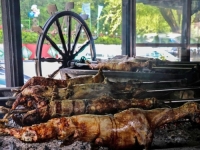 PAUZA U JABLANICI VIŠE NIJE ZA SVAKOGA: Janjetina postaje luksuz za mnoge