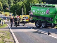 AUTO PRETICAO BEZ ŽMIGAVCA, KAMION GA NIJE USPIO IZBJEĆI: Isplivali detalji tragedije; Prešao je u njegovu traku...