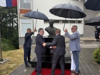GNUSNA PROVOKACIJA: Ambasada Ukrajine osudila postavljanje spomenika ruskom diplomati u BiH