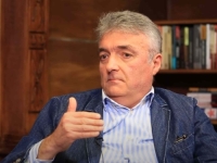 VLAHOVIĆ KRITIKOVAO VLASTI SVOJE ZEMLJE: 'Zašto u delegaciji koja putuje u Srebrenicu nema Srba i Crnogoraca?'