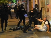 DRAMA U SRBIJI: Ruske oznake na žandarmeriji koja tuče studente...