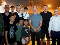 EMOTIVAN SUSRET NA ZAGREBAČKOM HIPODROMU: Plenković sa djecom posjetio Thompsona uoči velikog koncerta