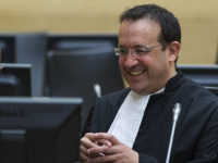 PRIJETNJE GLAVNOM TUŽIOCU ICC-a: 'Ako ne povučeš naloge za Netanyahua, uništit će tebe i sud'