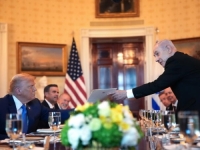 LUD, LUĐI, NAJLUĐI: Netanyahu predao Trumpu pismo nominacije za Nobelovu nagradu za mir