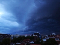 NE SLUTI NA DOBRO: Prijeteći oblak snimljen iznad ovog grada, očekuje se ozbiljno nevrijeme