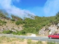 VJETAR OTEŽAVA GAŠENJE: Situacija na požarištu oko Trebinja stabilna, ali još gori na padinama Leotara