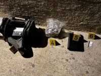 MUP ZDK U AKCIJI: Pronađeno više od 3 kilograma droge, 2 ručne bombe... (FOTO)
