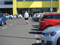 HERCEGOVICI OPUSTOŠILI TRGOVINU U METKOVIĆU: U kolica trpaju sve redom, na granici im vrate novac