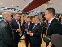 DODIK UHVAĆEN U MUTNIM POSLOVIMA: Prijeti li nova arbitraža državi, i šta je radio s Orbanom?