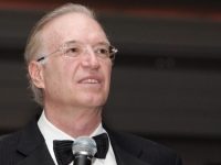 PREMINUO ISTAKNUTI AMERIČKI ADVOKAT: Branio Epsteina, člana porodice Kennedy, Justina Biebera...