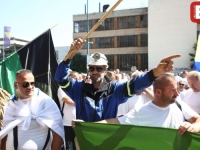 RUDARI STIGLI NA PROTEST ISPRED VLADE FBiH: Vlast se prema nama odnosi nehumano i ponižavajuće! (FOTO, VIDEO)