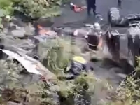 STRAVIČNE SCENE IZ RUSIJE: Autobus se survao sa litice, najmanje 14 mrtvih (VIDEO)