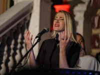SPOJ POEZIJE I MUZIKE: U prelijepom ambijentu Olimpijskog muzeja glumice Muratović i Lepić-Redžepović očarale publiku (FOTO)