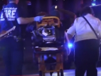 HOROR U CHICAGU: Iz automobila pucali na ljude okupljene ispred noćnog kluba (VIDEO)