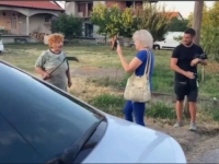 'IMAM METKE ZA SVE KOJI MI DIRAJU VUČIĆA': Žena napala građane koji su došli da uruče pomoć ugroženima od požara (VIDEO)