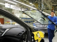 AUTO-INDUSTRIJA NA IVICI SLOMA: Ovom gigantu proizvodnja pala za trećinu