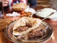 ĆEVAPI POD PRITISKOM: Inflacija u BiH ne štedi ni roštilj - da li će se zbog 4,6 posto prodavati na komad?
