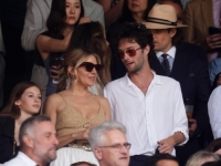 ZAVRŠNICA WIMBLEDONA JE PRAVA MODNA PISTA:  Sienna Miller još jednom privukla sve poglede svojim besprijekornim stilom (FOTO)