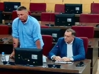 OD BJEGUNCA DO SLOBODNOG ČOVJEKA: Sud BiH objavio snimak ročišta na kojem je Dodiku ukinut pritvor (VIDEO)