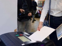SCHMIDT POGURAO DIGITALIZACIJU IZBORA: Kako ćemo znati rezultate glasanja?