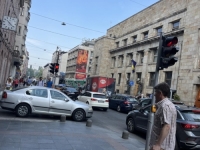 TEŽAK UDES U CENTRU SARAJEVA: Automobil na krovu, ima povrijeđenih (VIDEO)