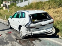 POPULARNI BH. PJEVAČ DOŽIVIO SAOBRAĆAJNU NESREĆU: Automobil potpuno uništen