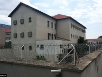 PRAVOMOĆNA PRESUDA ČUVARU U KPZ-u MOSTAR: U kući držao narkotike i automatske puške
