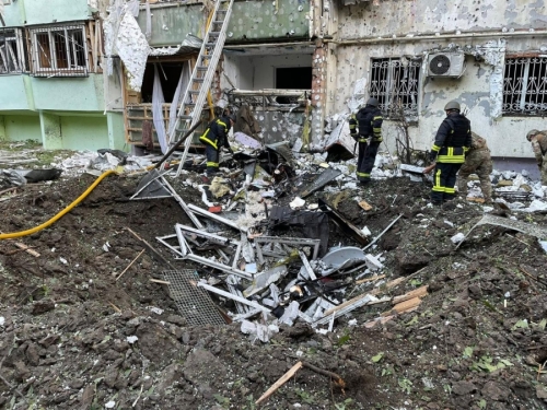 RUSI GAĐALI BLIZU RUMUNIJE, IMA MRTVIH: Stanovnici ostali bez stanova i prozora, strašne slike sa lica mjesta (FOTO)