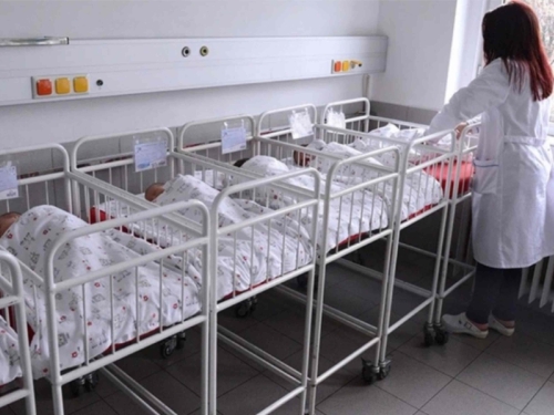 BIJELA KUGA VLADA FEDERACIJOM BiH: Samo tri kantona imala više rođene djece u odnosu na prethodnu godinu, u jednom hercegovačkom kantonu se desilo nešto što nikada ranije nije!