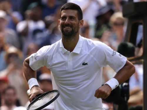 BOLJI OD ITALIJANA: Novak Đoković preokretom do polufinala Wimbledona